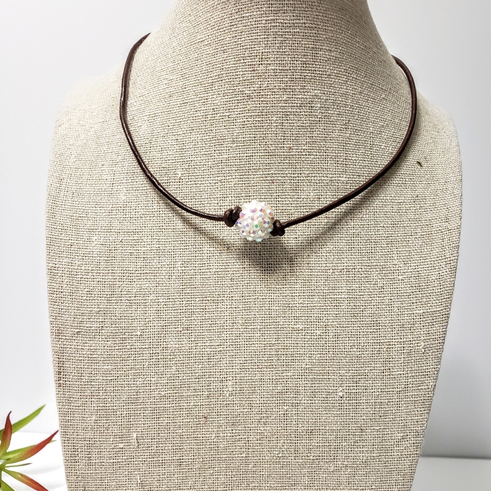 Choker On Leather🎁